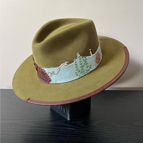 Nick Fouquet Other - 100 beaver hat by Nick Fouquet